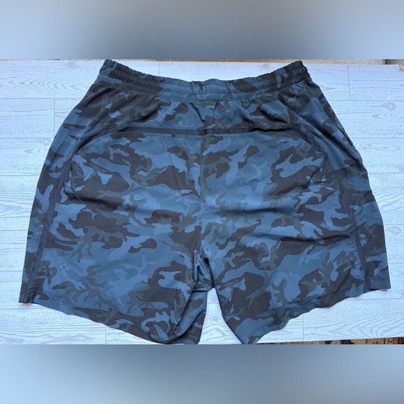 lululemon athletica Men's Pace Breaker Shorts Linerless 7” - Picture 4 of 5